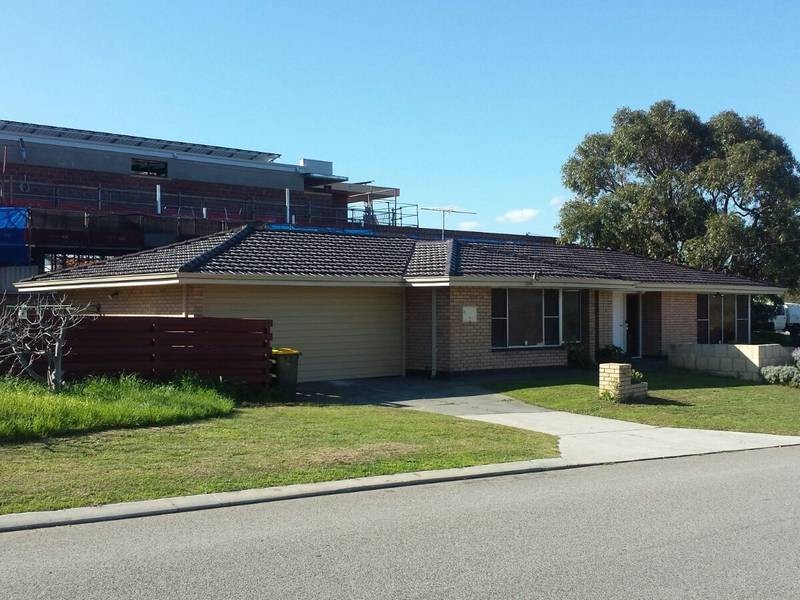 8 Spence Street, Trigg WA 6029