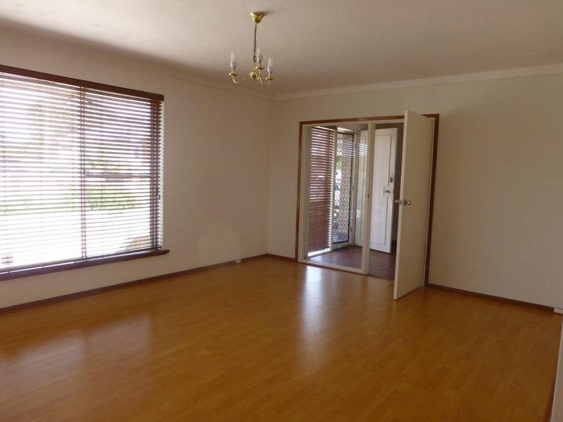 8 Spence Street, Trigg WA 6029