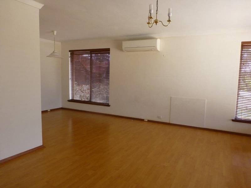 8 Spence Street, Trigg WA 6029