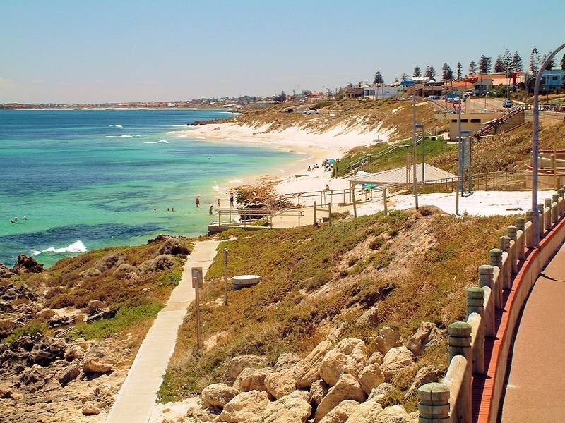 8 Spence Street, Trigg WA 6029