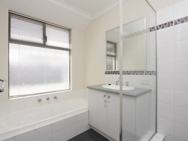 62 Hillwater Promenade, Beechboro WA 6063