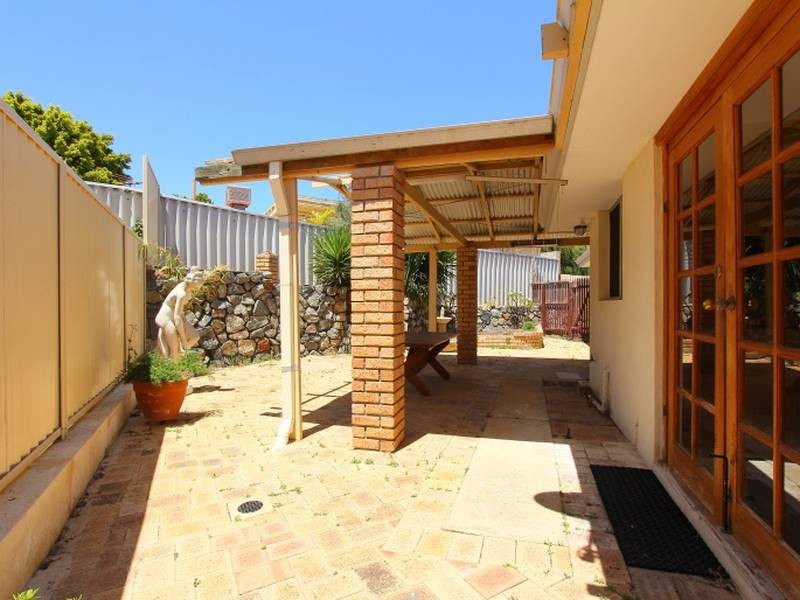 2 Beltana Rd, Craigie WA 6025