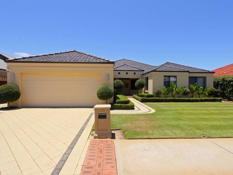 18 Swiftlet Way, Gwelup WA 6018