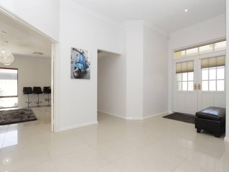 18 Swiftlet Way, Gwelup WA 6018
