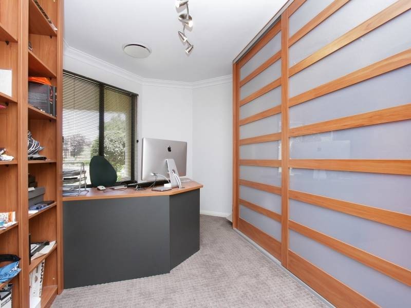 18 Swiftlet Way, Gwelup WA 6018
