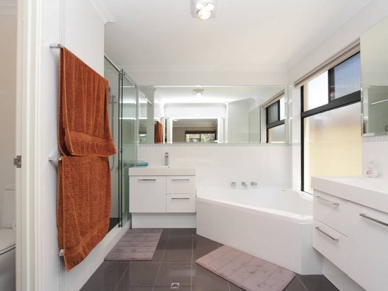 18 Swiftlet Way, Gwelup WA 6018