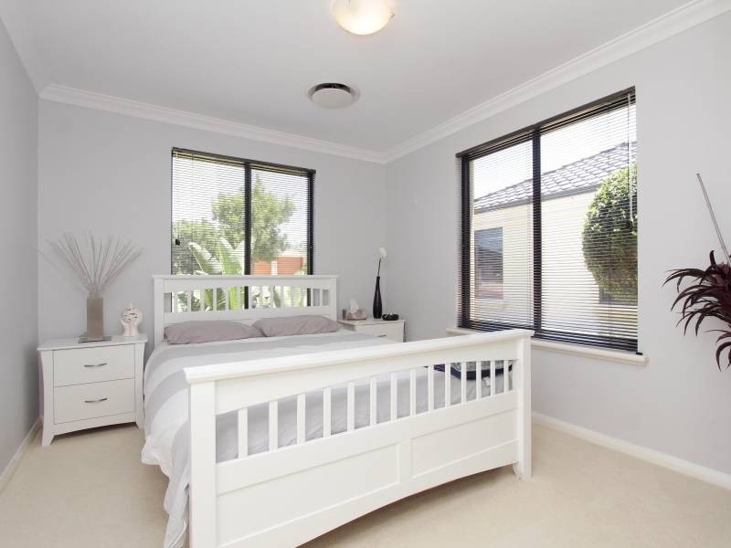 18 Swiftlet Way, Gwelup WA 6018