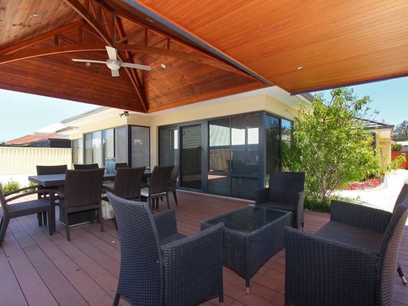 18 Swiftlet Way, Gwelup WA 6018