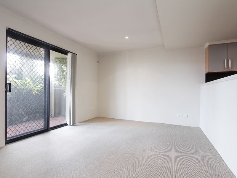 17/40 Hollins Bend, Madeley WA 6065