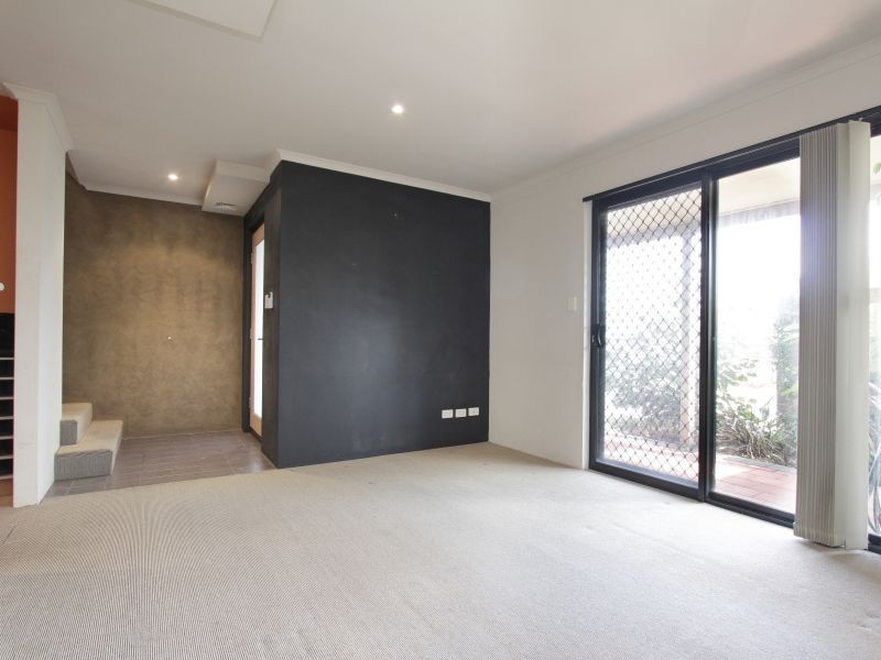 17/40 Hollins Bend, Madeley WA 6065