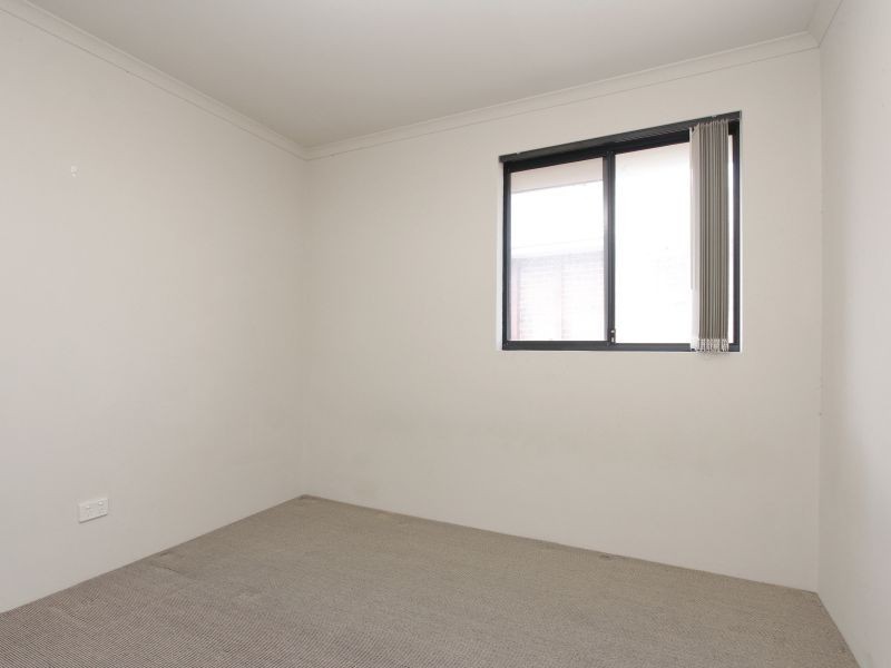 17/40 Hollins Bend, Madeley WA 6065