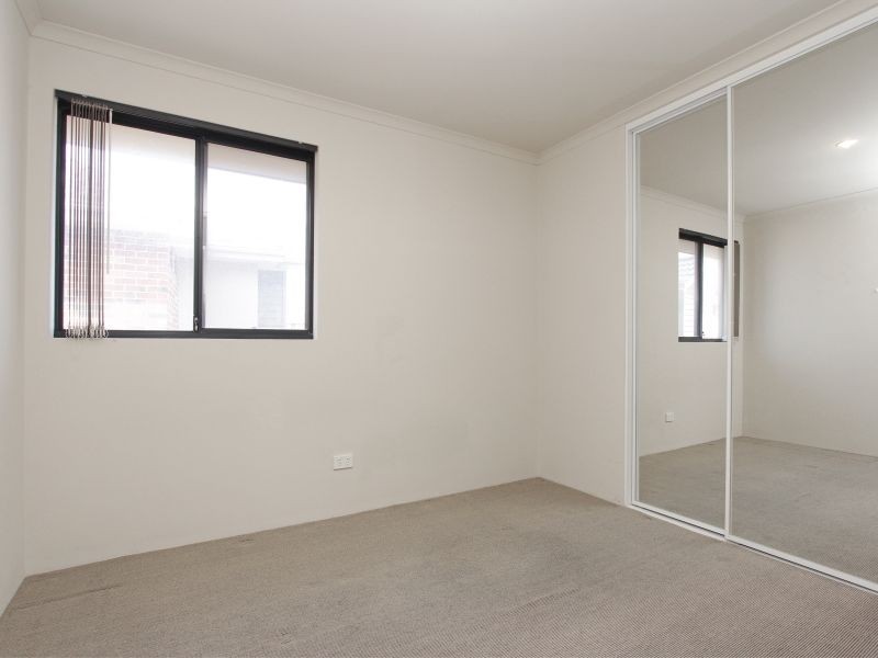 17/40 Hollins Bend, Madeley WA 6065