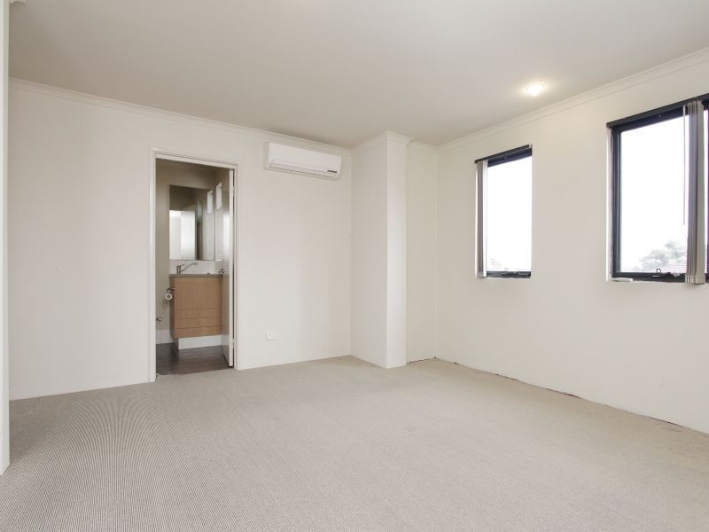 17/40 Hollins Bend, Madeley WA 6065