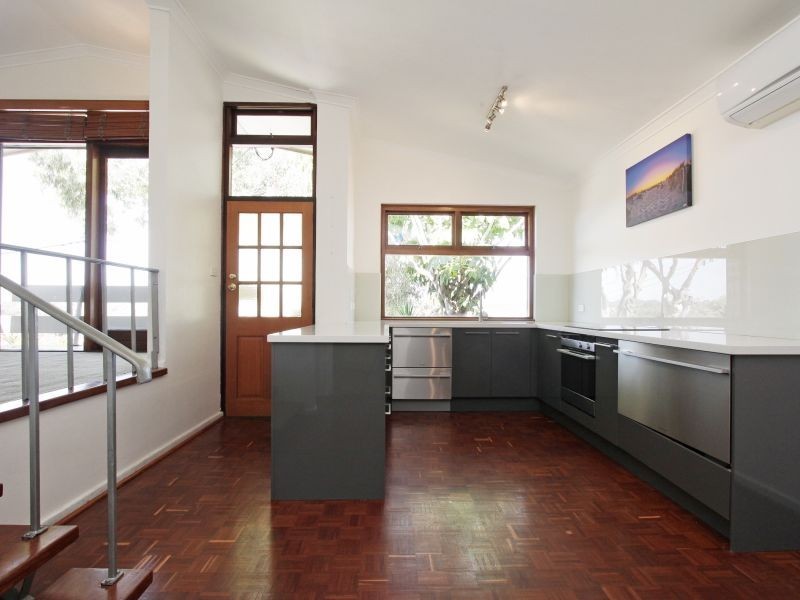 90 Chrysostom Street, Trigg WA 6029