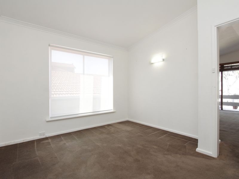 90 Chrysostom Street, Trigg WA 6029