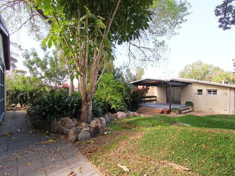 90 Chrysostom Street, Trigg WA 6029