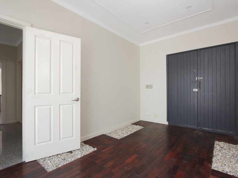 23 West Coast Drive, Carine WA 6020