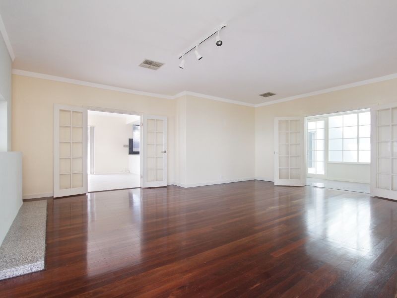 23 West Coast Drive, Carine WA 6020