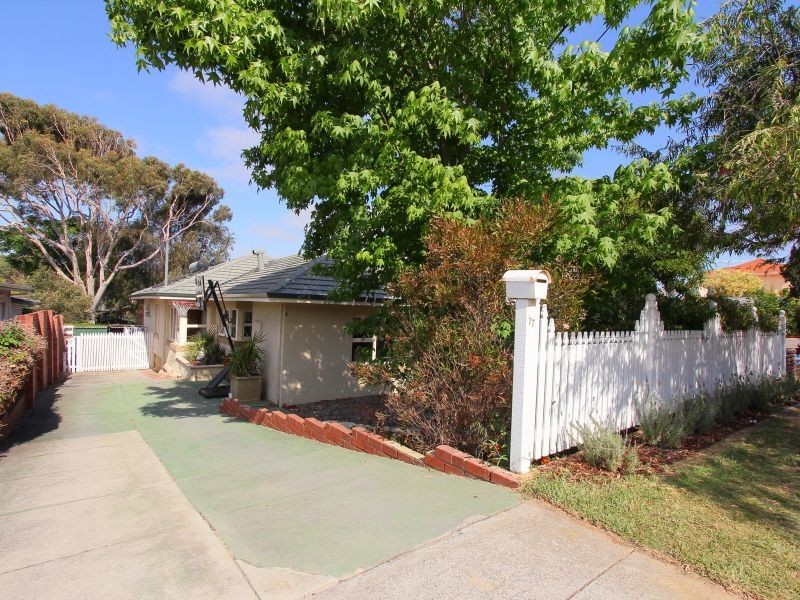 77 Kitchener Street, Trigg WA 6029