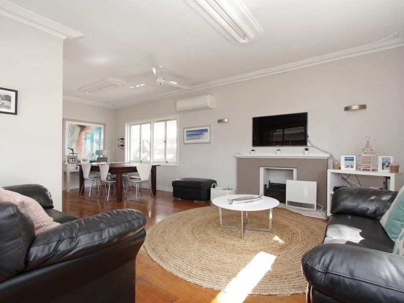 77 Kitchener Street, Trigg WA 6029