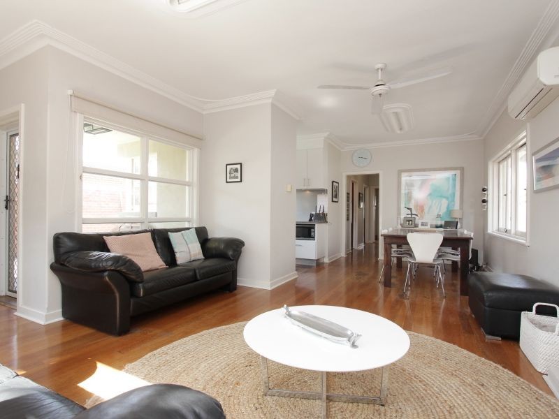 77 Kitchener Street, Trigg WA 6029