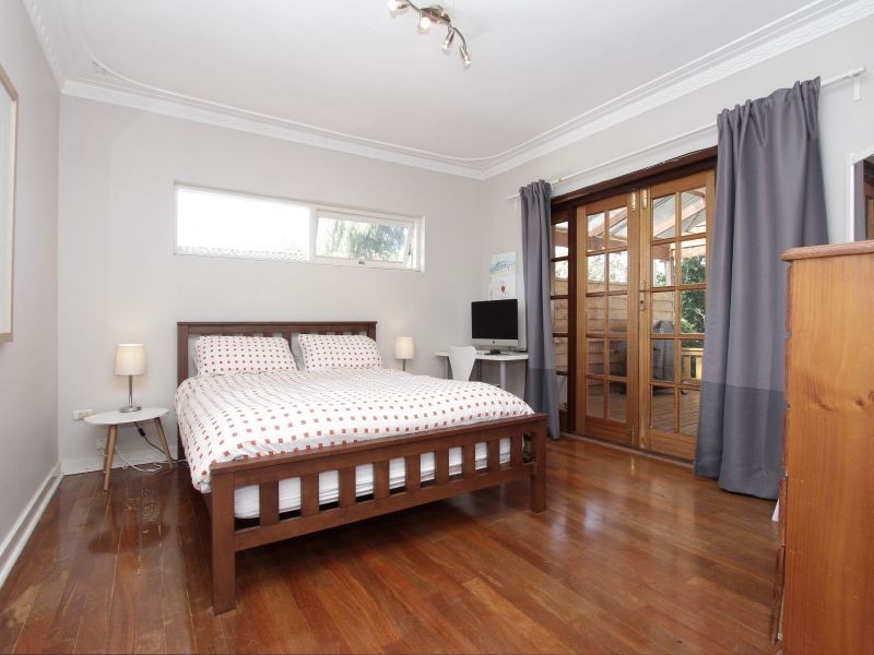 77 Kitchener Street, Trigg WA 6029