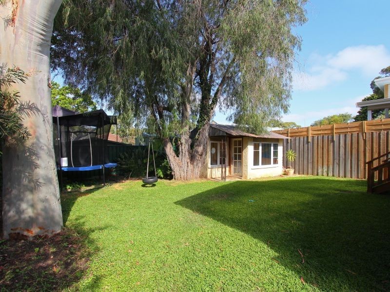 77 Kitchener Street, Trigg WA 6029
