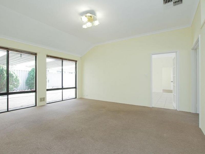 21 Dayana Court, Redcliffe WA 6104