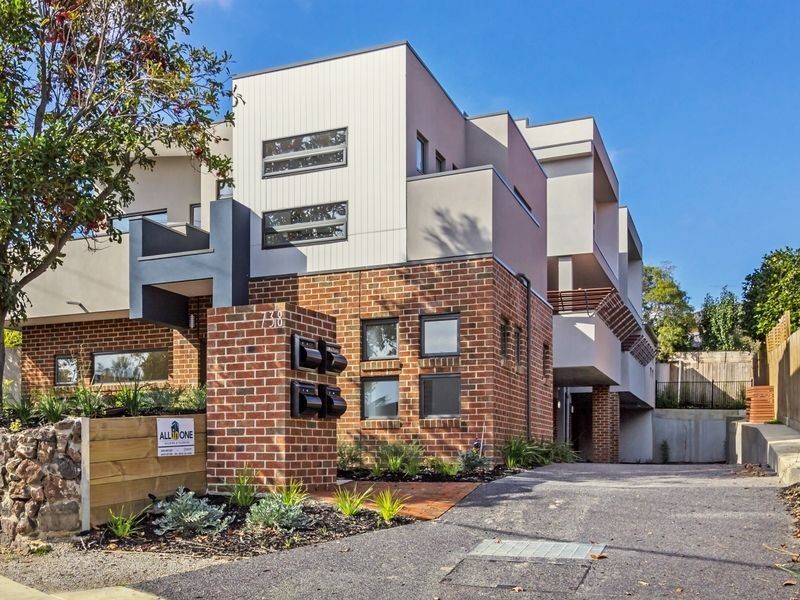 2/738 Elgar Road, Doncaster VIC 3108