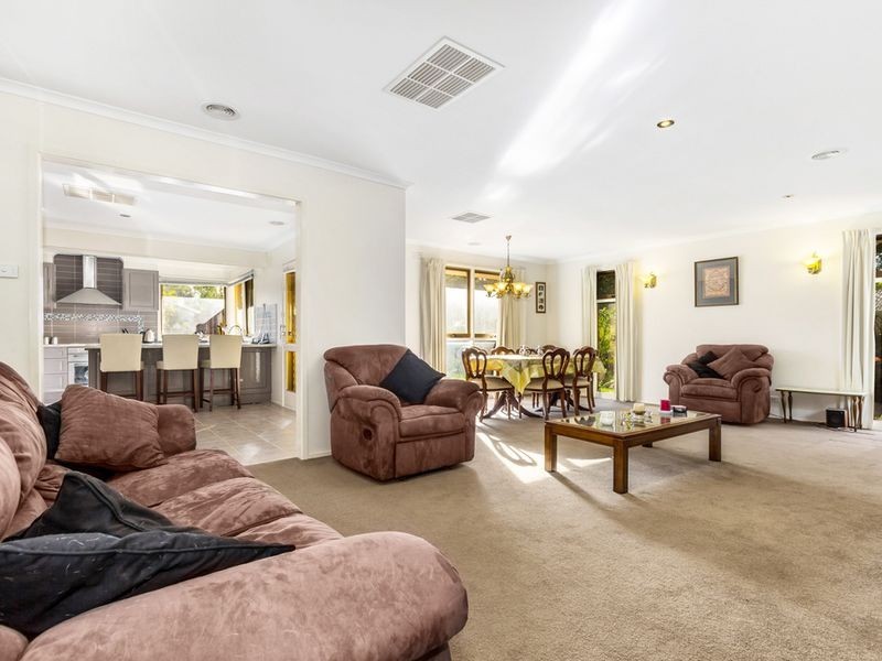 34 Huntingdon Avenue, Bayswater North VIC 3153