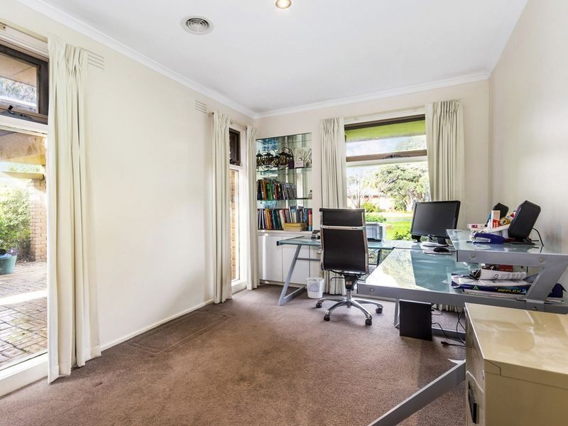 34 Huntingdon Avenue, Bayswater North VIC 3153