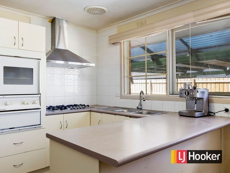 16 Anne Road, Knoxfield VIC 3180