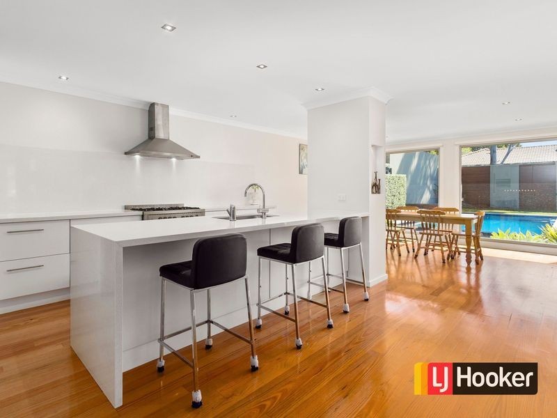 9 Garden Avenue, Mitcham VIC 3132