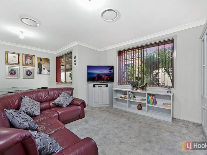 17 Mazari Grove, Stanhope Gardens NSW 2768