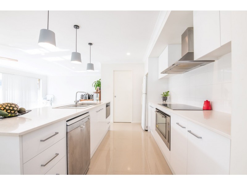 5 Humpback Crescent, Safety Beach NSW 2456