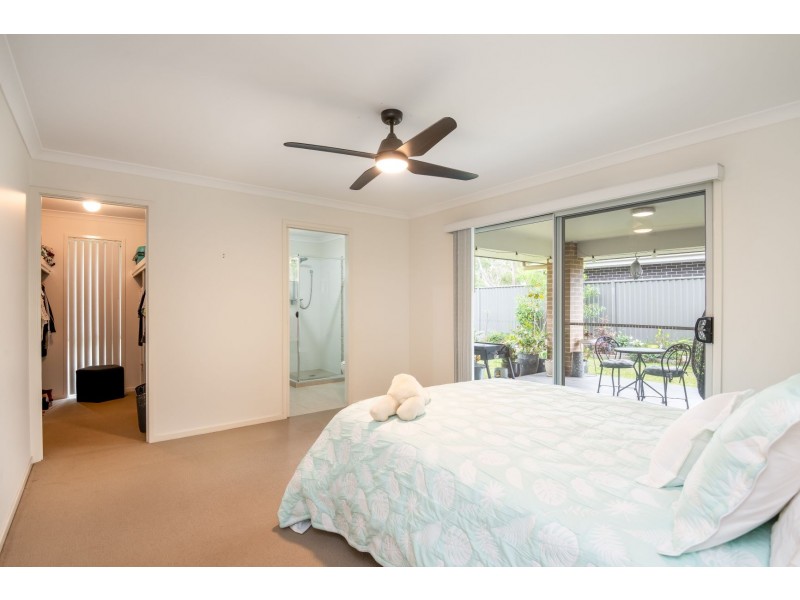 5 Humpback Crescent, Safety Beach NSW 2456