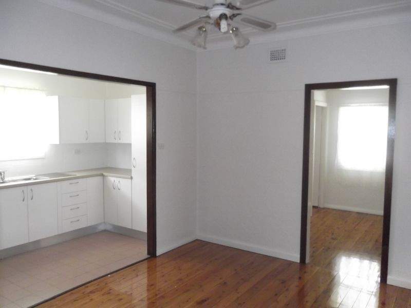 8 Stanley Street, Merrylands NSW 2160