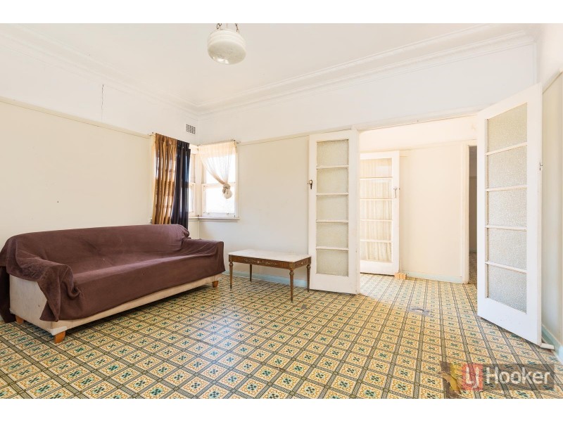 37 Holdsworth Street, Merrylands NSW 2160