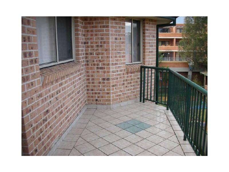 8/1-3 Windsor Road, Merrylands NSW 2160