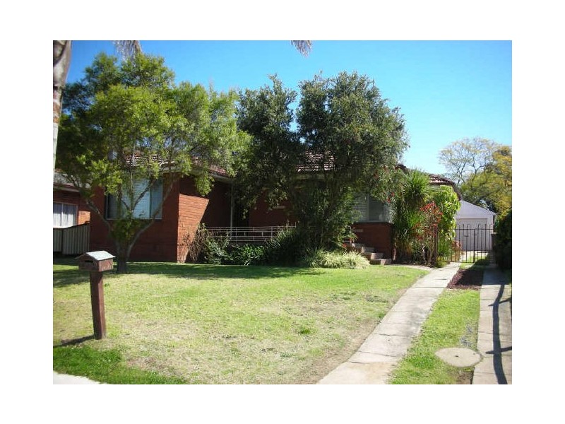 11 Daisy Street, Greystanes NSW 2145