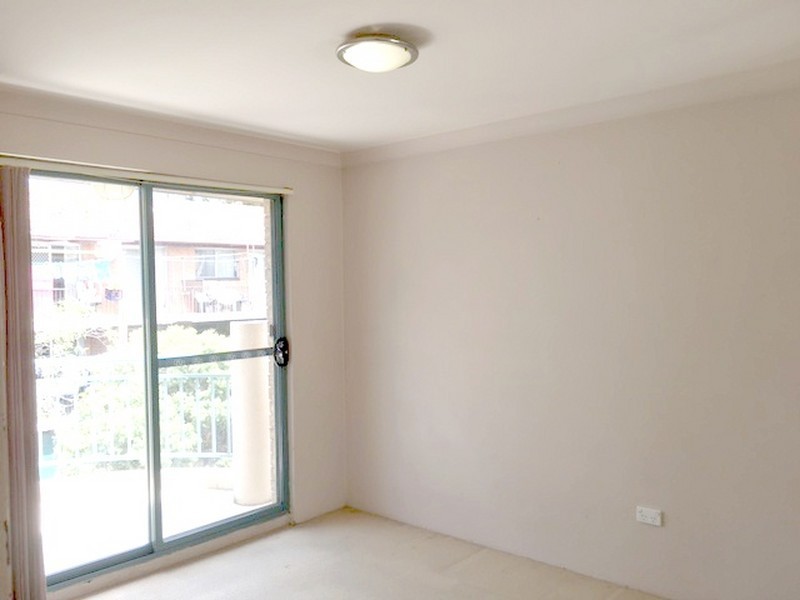 Apartment 10/29-31 Memorial Ave, Merrylands NSW 2160