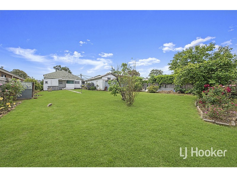 12 The Esplanade, Guildford NSW 2161