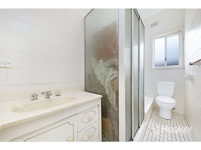 12 The Esplanade, Guildford NSW 2161