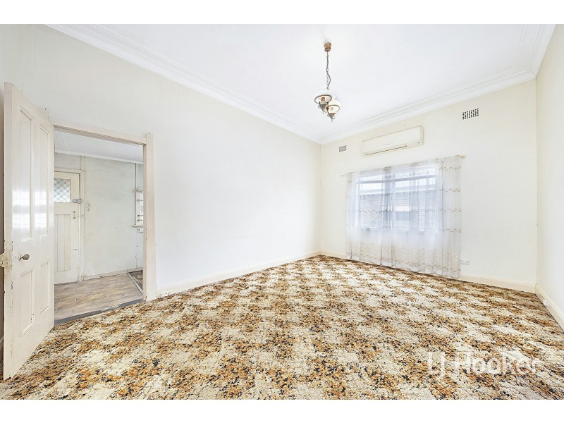 12 The Esplanade, Guildford NSW 2161