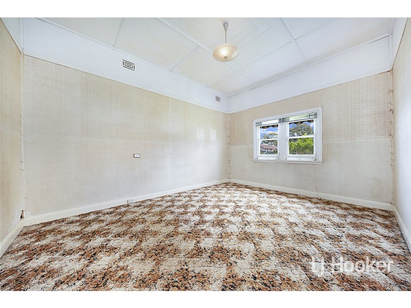 12 The Esplanade, Guildford NSW 2161