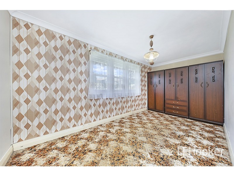 12 The Esplanade, Guildford NSW 2161