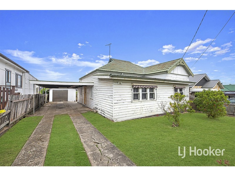 12 The Esplanade, Guildford NSW 2161