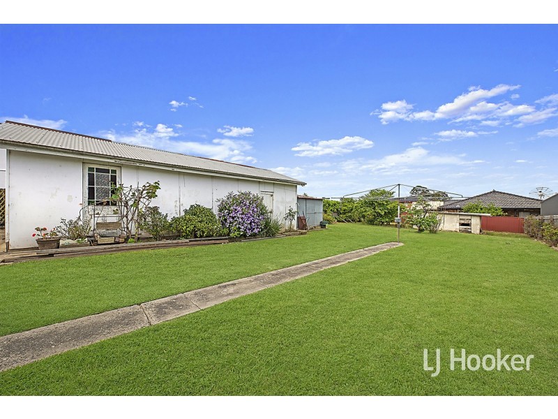 12 The Esplanade, Guildford NSW 2161