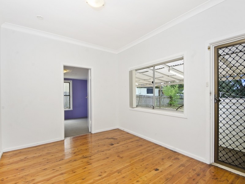 1 Holroyd Rd, Merrylands NSW 2160