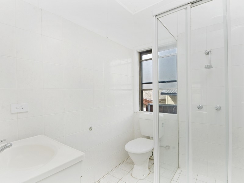 1 Holroyd Rd, Merrylands NSW 2160